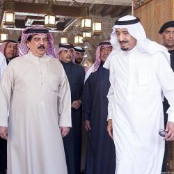 زيارة الملك سلمان تتصدر مانشيتات الصحف الكويتية وتصفها بـ”التاريخية”