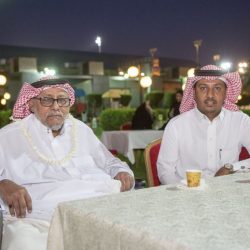 أمير الرياض يزور الشيخ سعد بن معيذر بالخرج