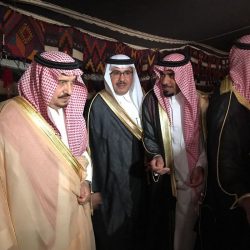 الأمير فيصل بن بندر يزور أسرة آل غنيم بالدلم