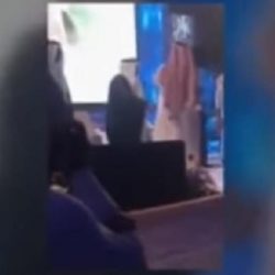 بالفيديو .. المفتي يرقي الشيخ الشثري خلال زيارته بالمستشفى