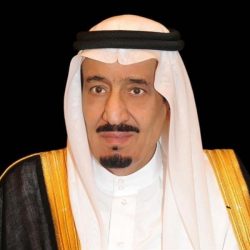 شاهد… نائب أمير منطقة الرياض يشارك في حملة ضبط المخالفين مع رجال الأمن