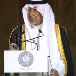 بالفيديو..الملك سلمان: أقف هنا لأشكر الأمير خالد الفيصل ابن البطل فيصل بن عبدالعزيز