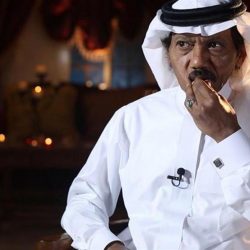 بالفيديو.. الأمير فيصل بن نواف ممازحاً وزير الإسكان: “إذا جيت الجوف ما تطلع إلا بعشاء أو غداء”