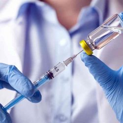 وكيل وزارة الصحة يوضح استراتيجية عملية التطعيم ضد كورونا.. ولهذا السبب تم البدء بالفئات المستهدفة