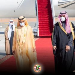 بعناق أخوي.. ولي العهد يستقبل أمير قطر لحظة وصوله إلى العلا للمشاركة بالقمة الخليجية
