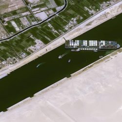 بالفيديو.. شركة “إنشكيب”: إعادة تعويم السفينة الجانحة في قناة السويس بنجاح