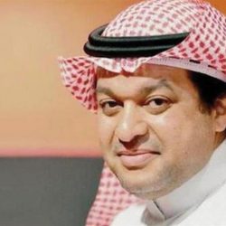 شاهد.. الأمير سلطان بن سلمان يزور معرض الرياض للسيارات