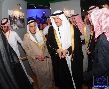 بملتقى ألوان السعودية : الأمير سلطان بن سلمان يزور جناح صحيفة عدسة ويكرم وكالة وضوح الرؤية