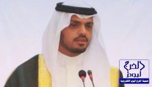 بعد تعيينه وزيراً للتربية.. مغردون يتناقلون صورة خالد الفيصل على مقاعد الدراسة