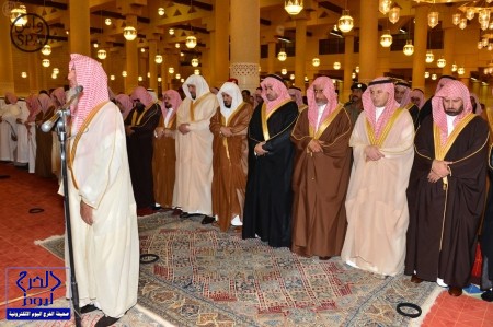 الأمير جلوي بن عبدالعزيز  يؤدي القسم  أمام  خادم الحرمين الشريفين  بمناسبة تعيينه أميراً لمنطقة نجران