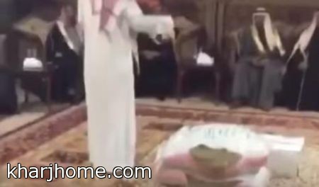 بالفيديو.. عبدالعزيز بن فهد يستقبل طلبة تحفيظ القرآن عقب عودته للمملكة