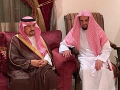 بالصور.. الأمير فيصل بن بندر يعزي النائب العام في وفاة والده