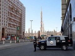 قاوموا رجال الأمن.. القبض على 3 مواطنين سرقوا مركبتين تحت تهديد السلاح في المدينة المنورة