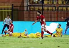 الأهلي المصري يخطف بطاقة التأهل في الوقت القاتل في البطولة العربية