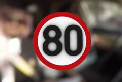 بالفيديو.. “المرور” يستوقف سائقة مثالية ويقدم لها شهادة شكر ومكافأة مالية
