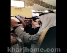 بالفيديو .. رد فعل الأمير متعب بن عبدالله مع مصور تعثر أمامه