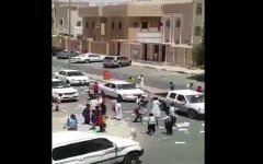 بالفيديو.. العيسى يوجه بالتحقيق في واقعة تمزيق الكتب بتبوك ويعفي مدير المدرسة