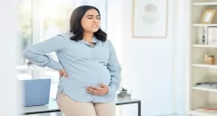“مضاعفات” الحمل تضر “الجنين”