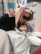 شاهد.. زيارة الأمير الوليد بن طلال لأبن شقيقه في المستشفى