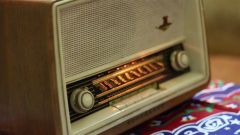 “طامي”.. قصة أول إذاعة تأسست في الرياض قبل نحو 60 عامًا (فيديو)