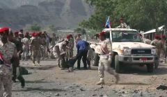 مـقتل أكثر من 30 جندياً يمنياً في اشتباكات داخل لواء حماية رئاسية بعدن
