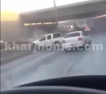 بالفيديو.. عناد بين قائدي سيارتين على طريق سريع ينتهي بوقوع حادث