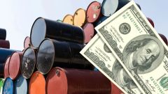 “دولار” للبرميل.. النفط يعاود الارتفاع