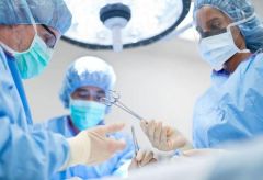 فريق طبي ينجح في إجراء ولادة قيصرية لسيدة مصابة بـ”كورونا” في الخبر