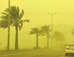 تنبيهات من “الأرصاد” باستمرار الرياح النشطة بالرياض وهطول أمطار في مكة