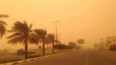 طقس اليوم.. استمرار تأثير الرياح المُثيرة للأتربة على أجزاء من الرياض ومكة والشرقية