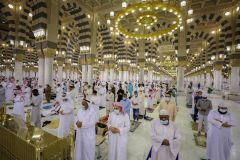 بالصور.. المسجد النبوي يتهيأ لاستقبال المصلين خلال العشر الأواخر من رمضان