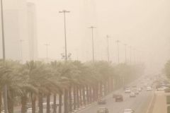 “الأرصاد” تحذر من رياح وأتربة مثارة على الرياض والمدينة وعدة مناطق خلال الساعات المقبلة