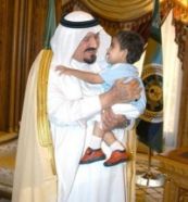 مقطع الفيديو الذي ابكى متابعية .. حديث الطفل المعاق مع الأمير سلطان