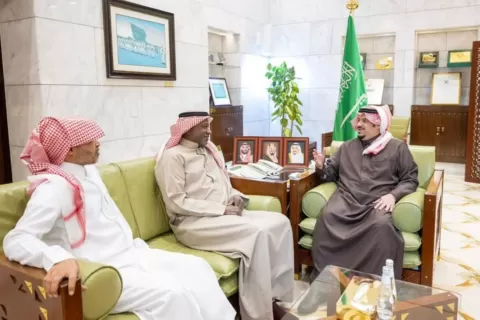 نائب أمير الرياض رئيساً فخرياً لجمعية “لاعبي كرة القدم الخيرية”