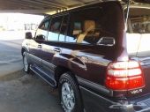 سرقة سيارة ” جيب لاندكروزر ” في الصحنة أمس ..  بسبب إهمال إحدى مغاسل السيارات
