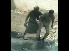 بالفيديو.. معنف ابنه في مكة :سأخذ حقي ممن شهر بي