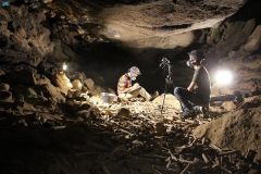 بالصور .. اكتشاف جديد في كهف أم جرسان يعود إلى ما قبل 7 آلاف سنة