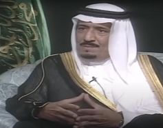 بالفيديو.. في لقاء سابق.. الملك سلمان يكشف عن 3 أمور لم يقبل الملك عبدالعزيز أي جدال أو خلل فيها