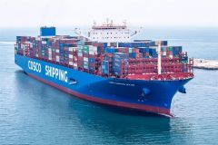 وصول أكبر سفينة حاويات في تاريخ الموانئ السعودية إلى ميناء الدمام