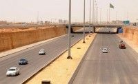مواطن يتبرع بترميم وتنظيف مساجد طريق الرياض – مكة