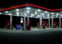 “التجارة” تستنفر لضبط محطات وقود تخلط “بنزين 91” بمادة مشبوهة لبيعه “95”