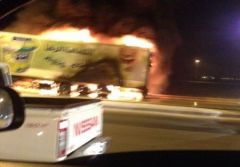 حريق شاحنة على طريق الملك عبدالله