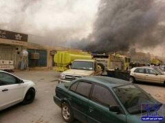 نشوب حريق ظهر اليوم بمعارض مواد بناء بطريق الملك فهد