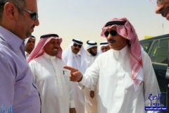 بالصور.. أمير الرياض يتفقد مشروع طريق الرياض- الحوطة