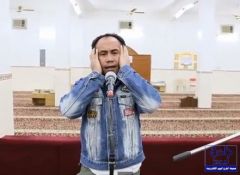 بالفيديو.. صوت فلبيني عذب يرفع الأذان بمسجد في العريجاء