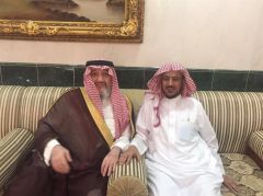 بالصور.. خالد بن طلال يزور الشيخ البريك بمناسبة خروجه من السجن