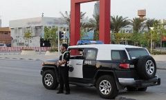 بالصور.. شرطة الرياض تطيح بمواطنين تورطا في 31 جريمة سرقة تحت تهديد السلاح