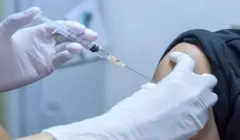 “الحج” تلغي تصاريح حجاج امتنعوا عن اللقاحات