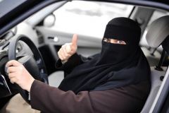 “المرور”: تجهيز مراكز لاستبدال رخص القيادة النسائية.. قريباً