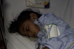 اعتقد أهلها أنها تعاني مسّاً.. مستشفى حكومي بجازان يستقبل طفلة يمنية مصـابة بورم في الدماغ